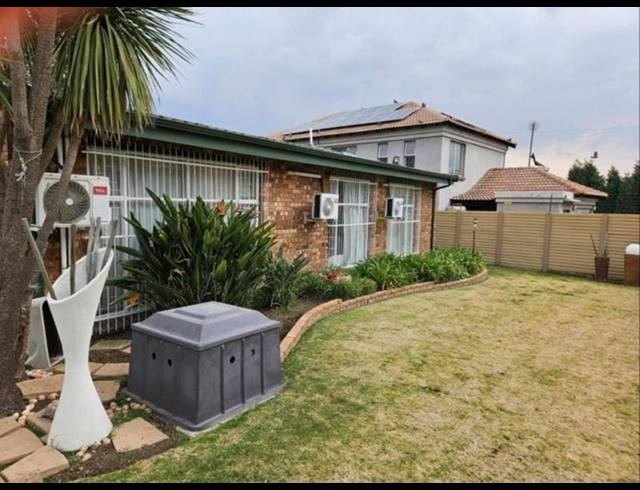 3 BEDROOM HOUSE FOR SALE IN SUNSET PARK